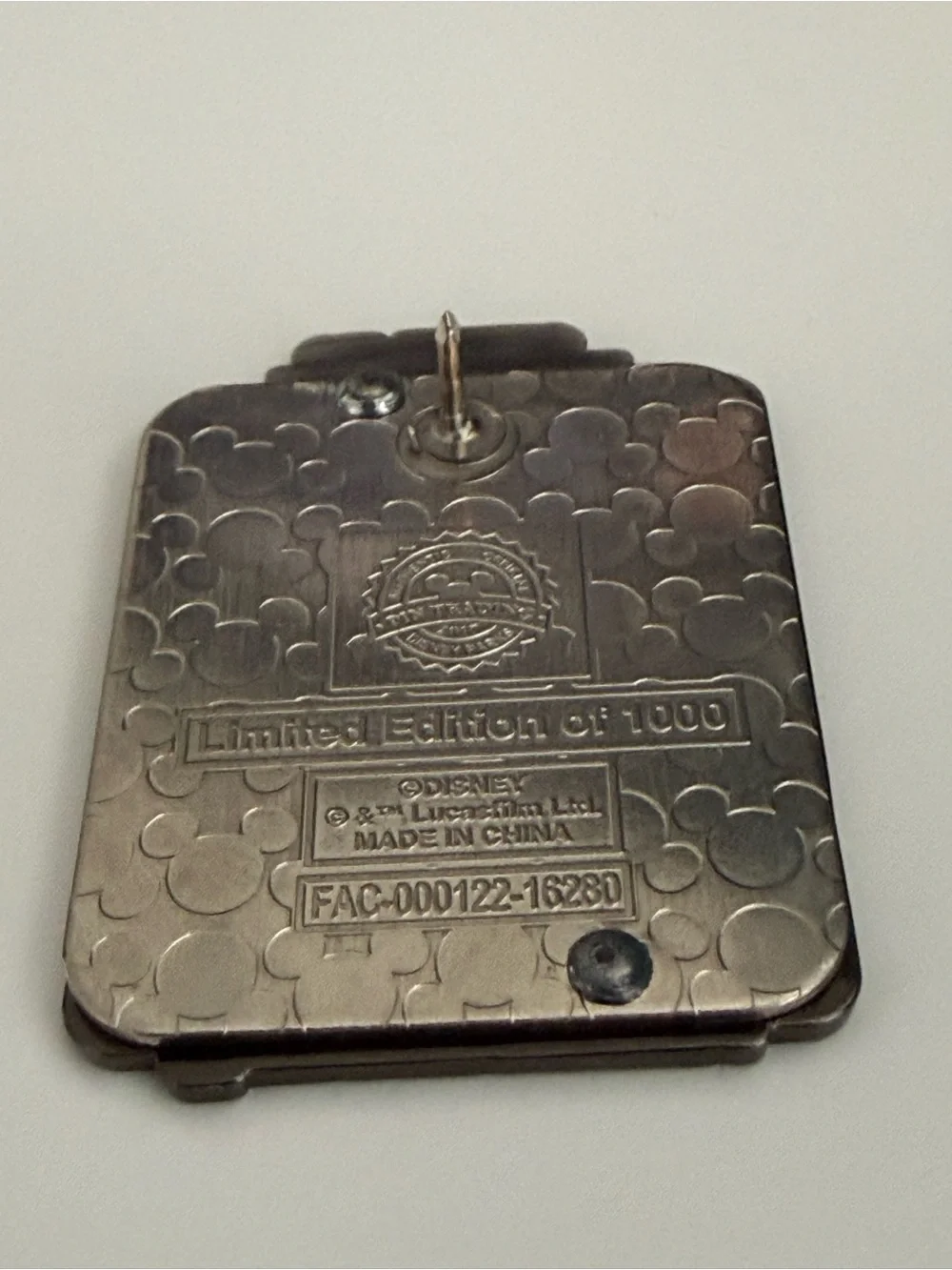 Disney Cast Exclusive Star Wars 40th Anniversary Limited Edition Trading pin